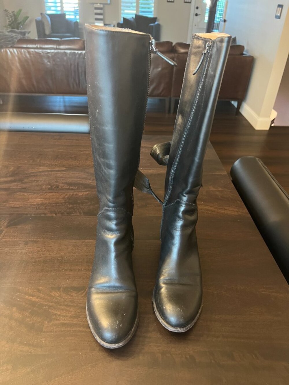 Valentino Garavani Black Leather Knee High Boots Ribbon Lace Up Size 39 Box